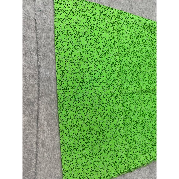 Green Cotton Fabric Black Vine-Like Pattern 18"x22" Fat Quarter Quilting Craftin - Picture 5 of 9
